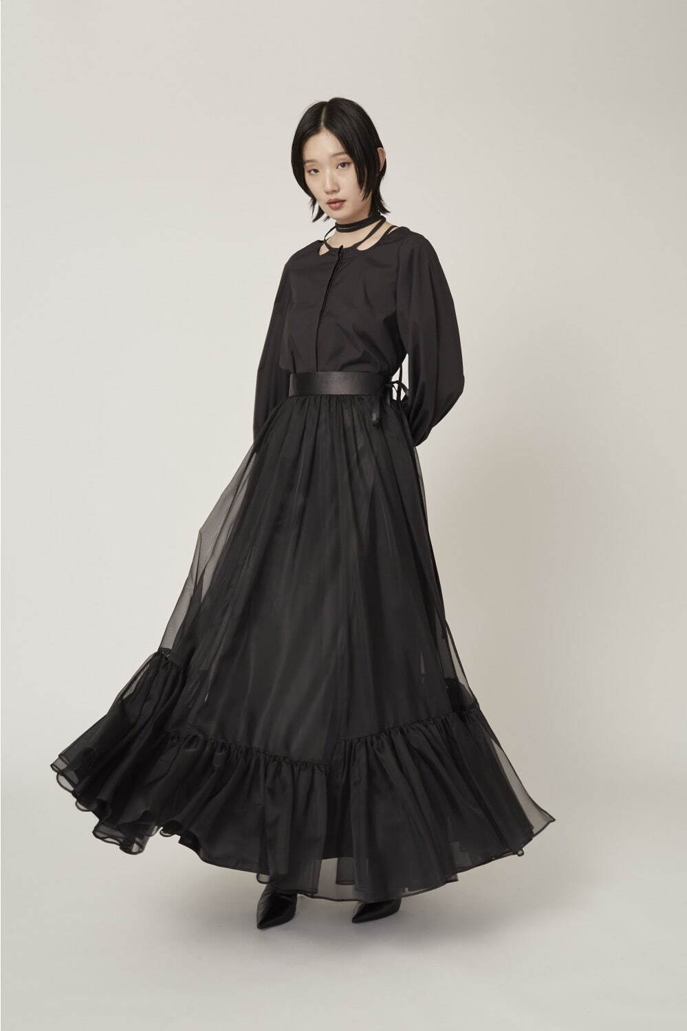 Spacious sheer wrap skirt 37,400円