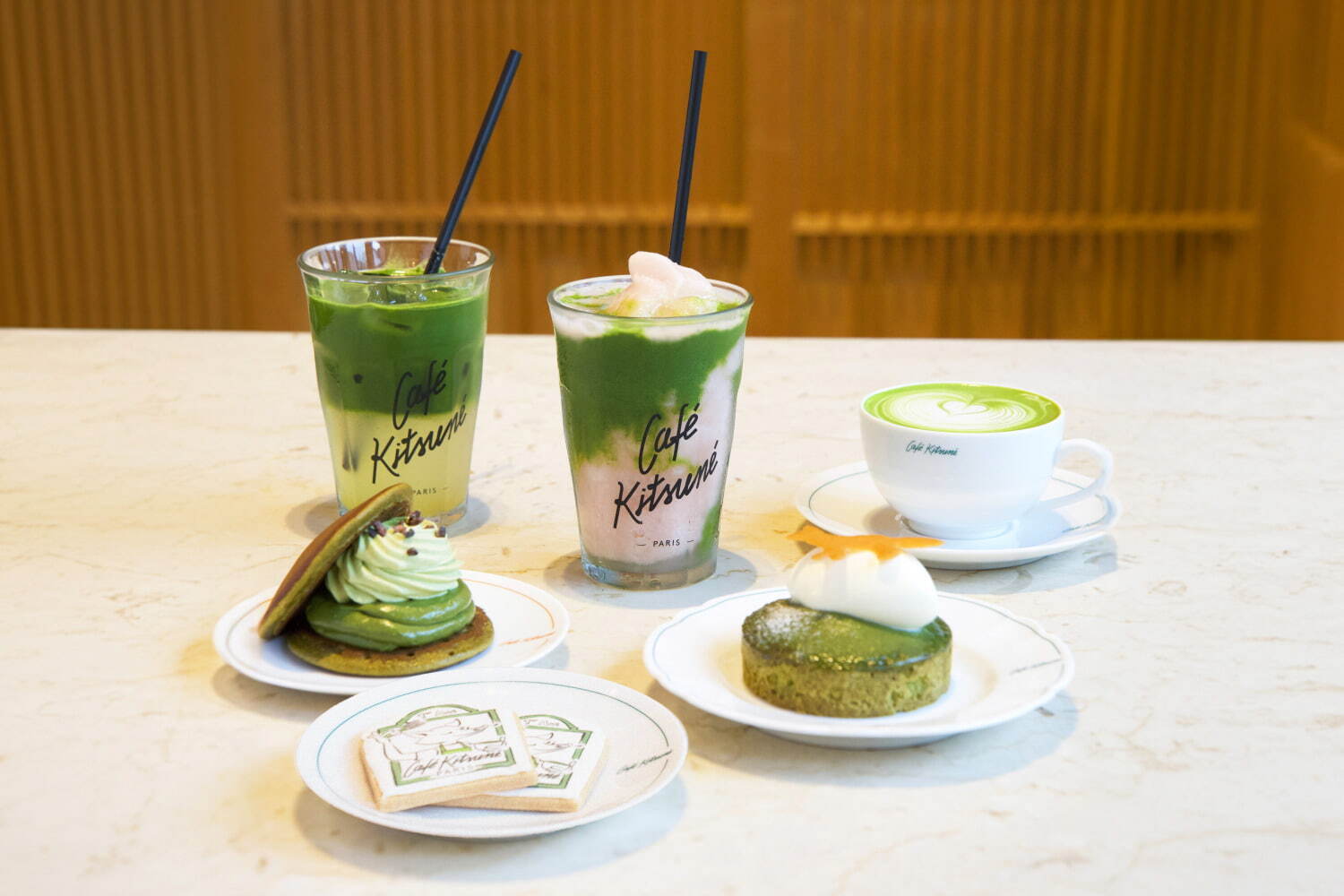 カフェ キツネ“抹茶尽くし”の限定メニュー、フランス菓子風どら焼き＆桃果汁入り抹茶スムージー｜写真7