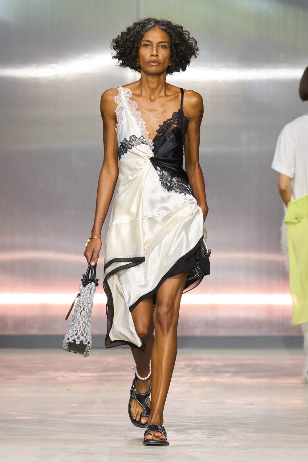 3.1 フィリップ リム(3.1 Phillip Lim) 2025年春夏ウィメンズコレクション  - 写真35