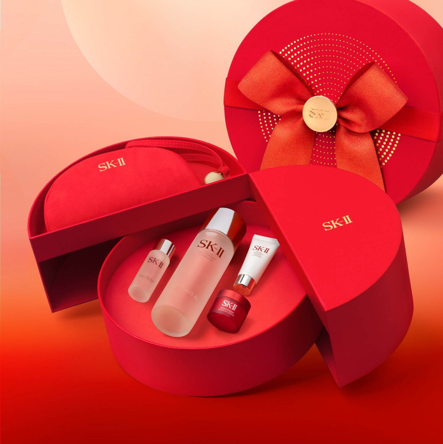 SK-II24年クリスマスコフレ第1弾、真っ赤なポーチ付き！“人気化粧水現品入り”スキンケアキット｜写真1