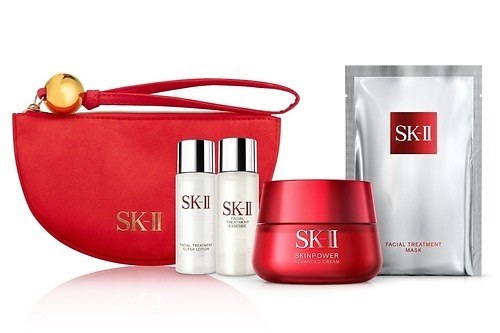 SK-II24年クリスマスコフレ第2弾、人気クリーム主役“つるん肌”叶うポーチ付きスキンケアキット