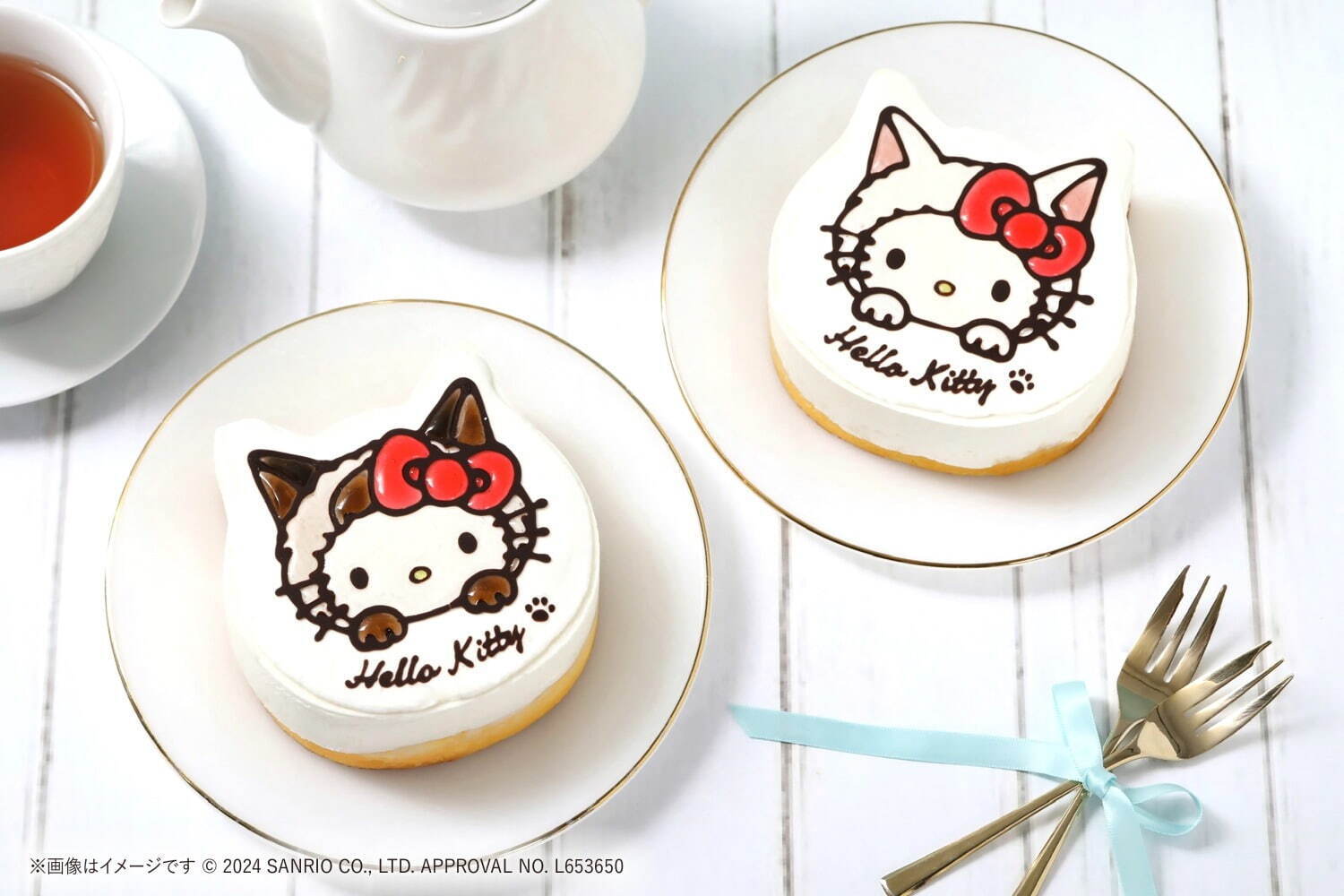 「ねこねこ×ハローキティ イラストケーキ～シャムねこ～」「ねこねこ×ハローキティ イラストケーキ～白ねこ～」1台 3,800円(オンライン価格 1台 3,800円、クール便送料 1,500円)