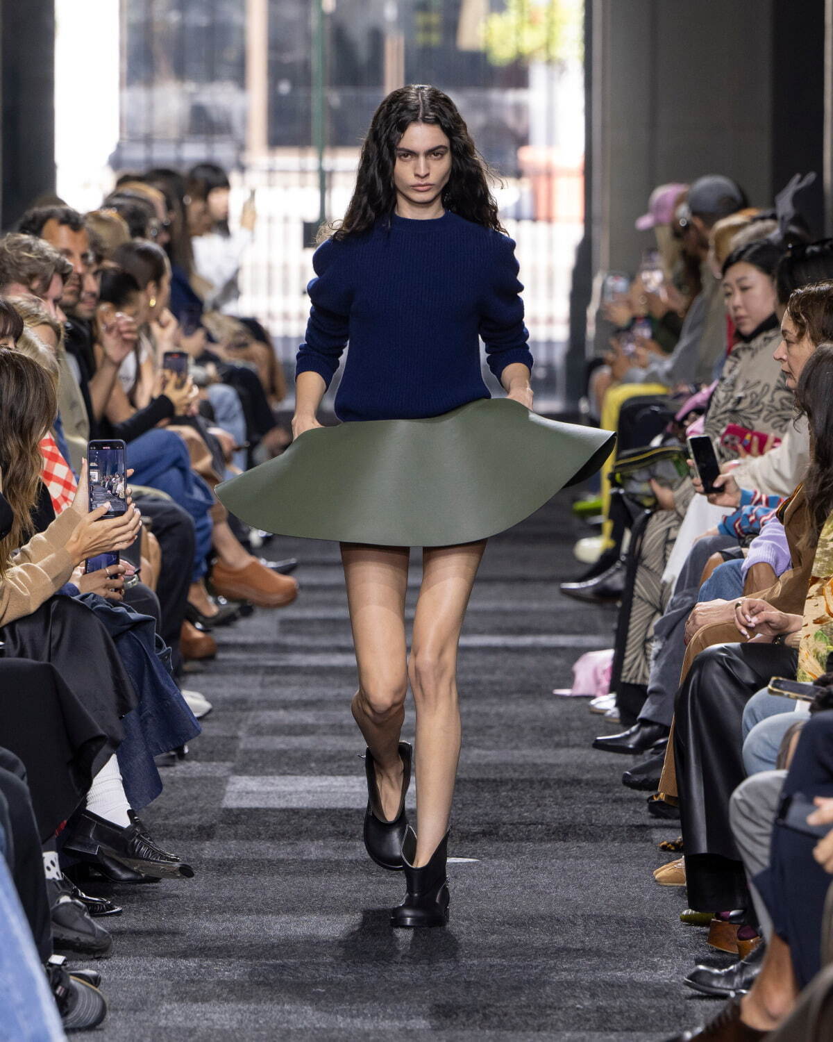 JW アンダーソン(JW Anderson) 2025年春夏ウィメンズコレクション  - 写真11