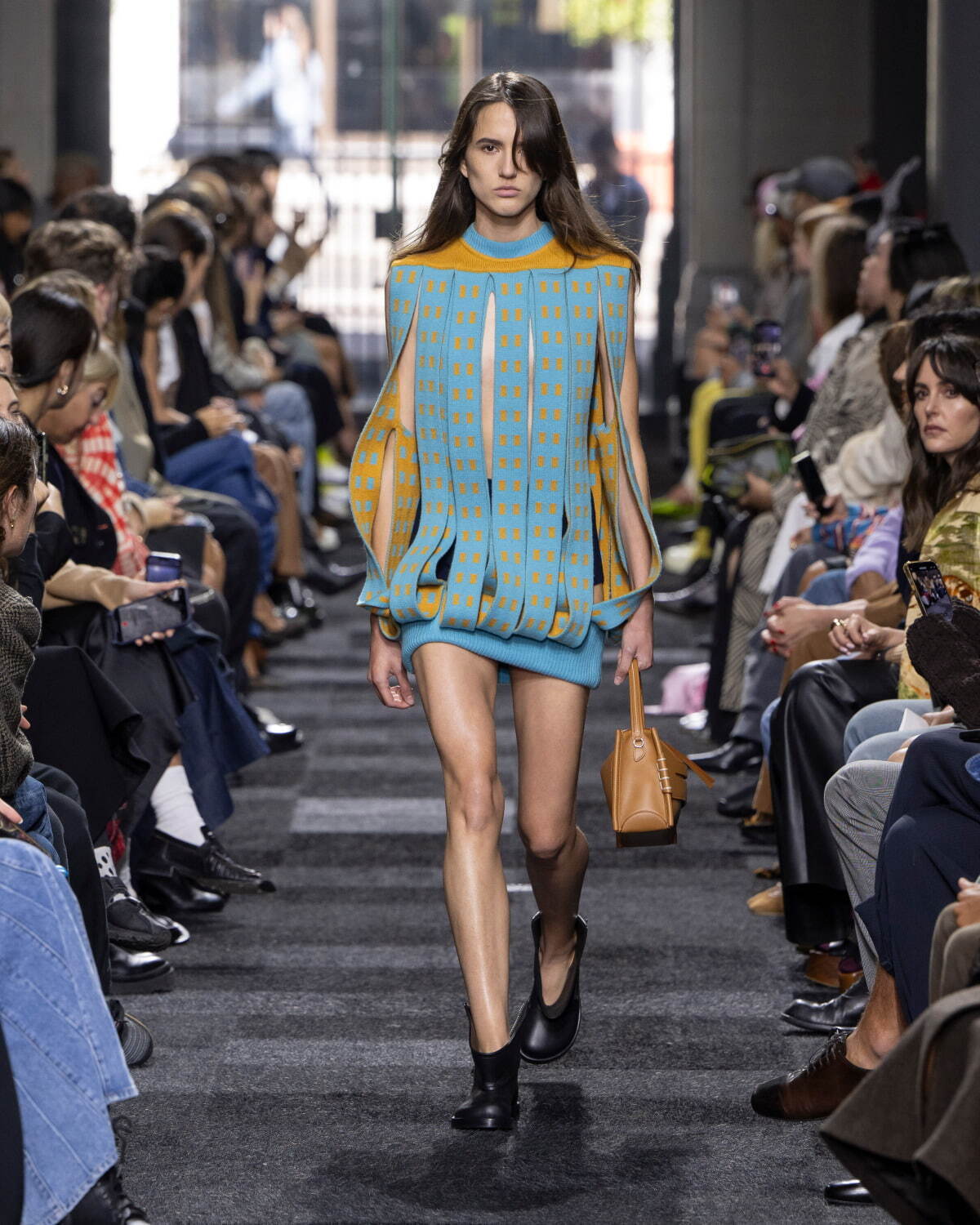 JW アンダーソン(JW Anderson) 2025年春夏ウィメンズコレクション  - 写真19