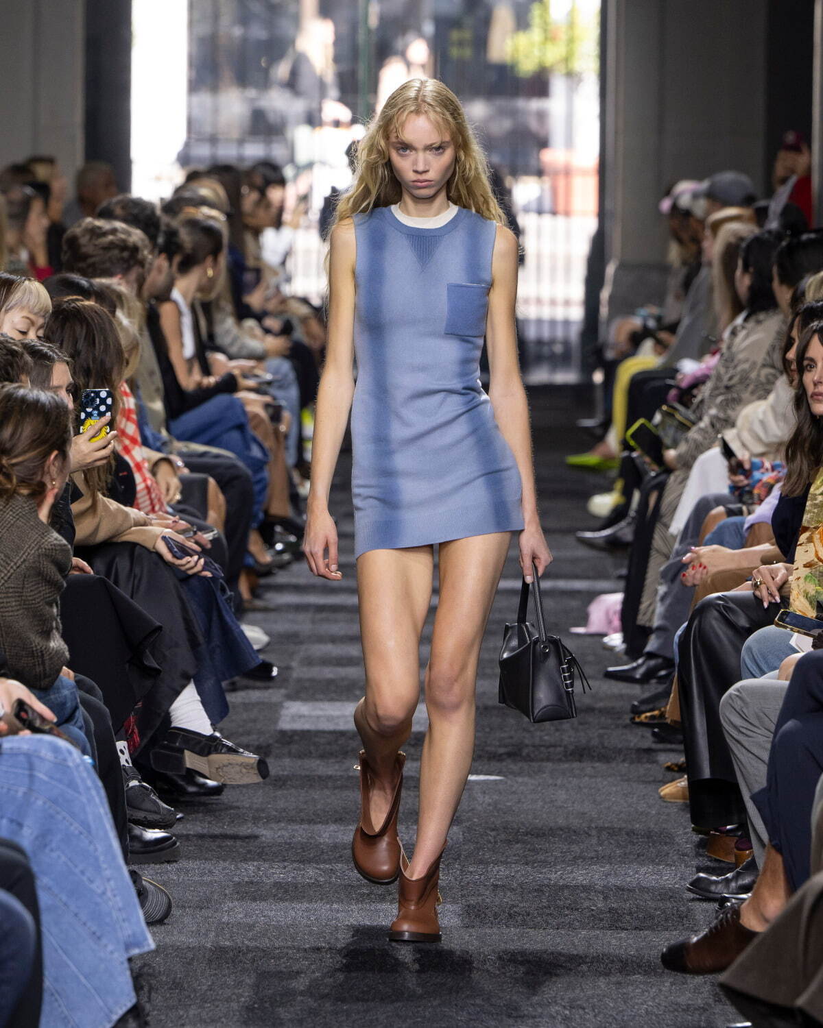 JW アンダーソン(JW Anderson) 2025年春夏ウィメンズコレクション  - 写真23