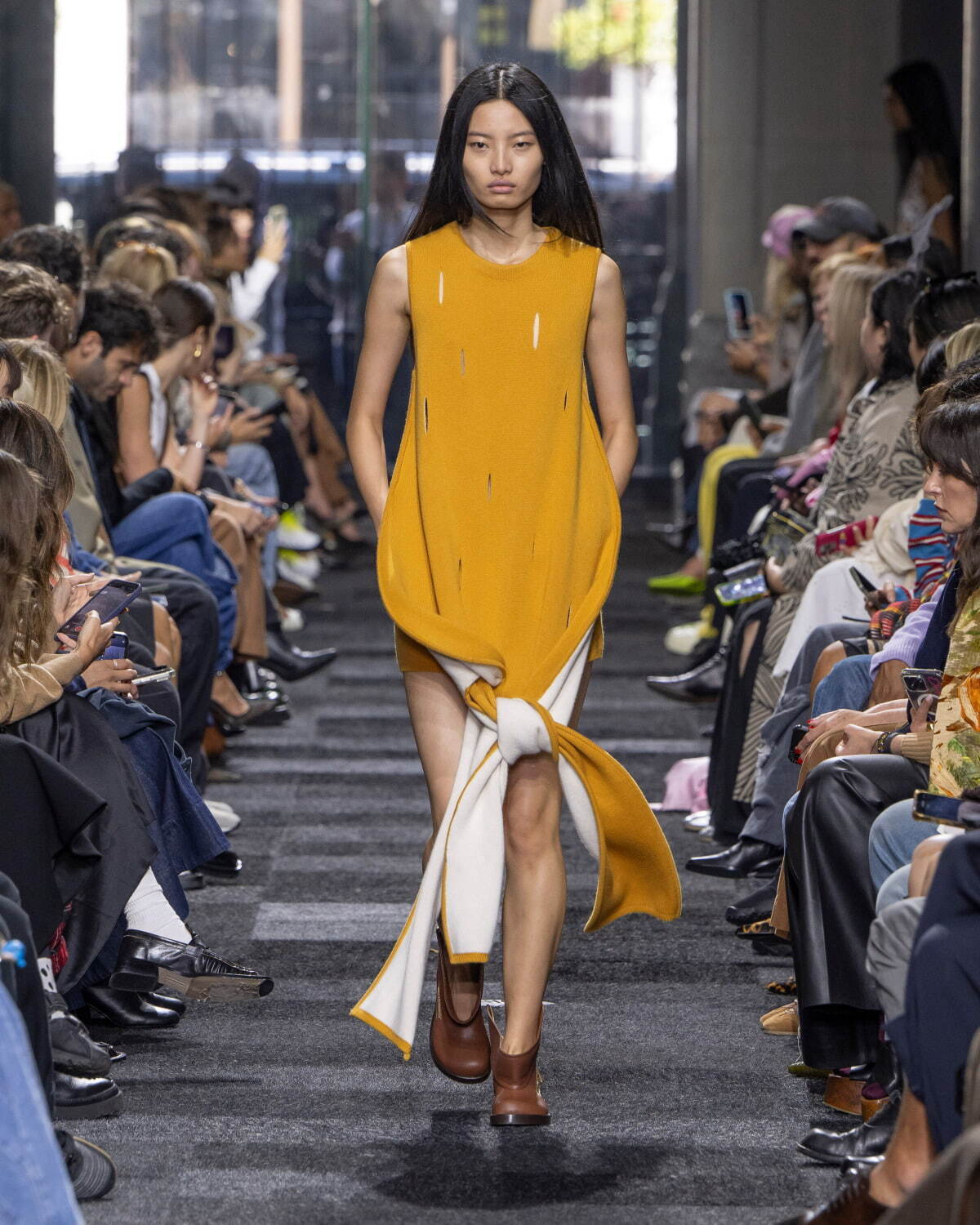 JW アンダーソン(JW Anderson) 2025年春夏ウィメンズコレクション  - 写真30