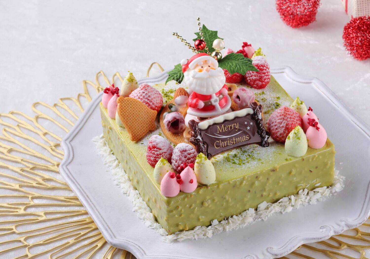 ホテル日航大阪の24年クリスマスケーキ、贅沢いちご×ふわふわスポンジのショート＆ピスタチオケーキ｜写真3