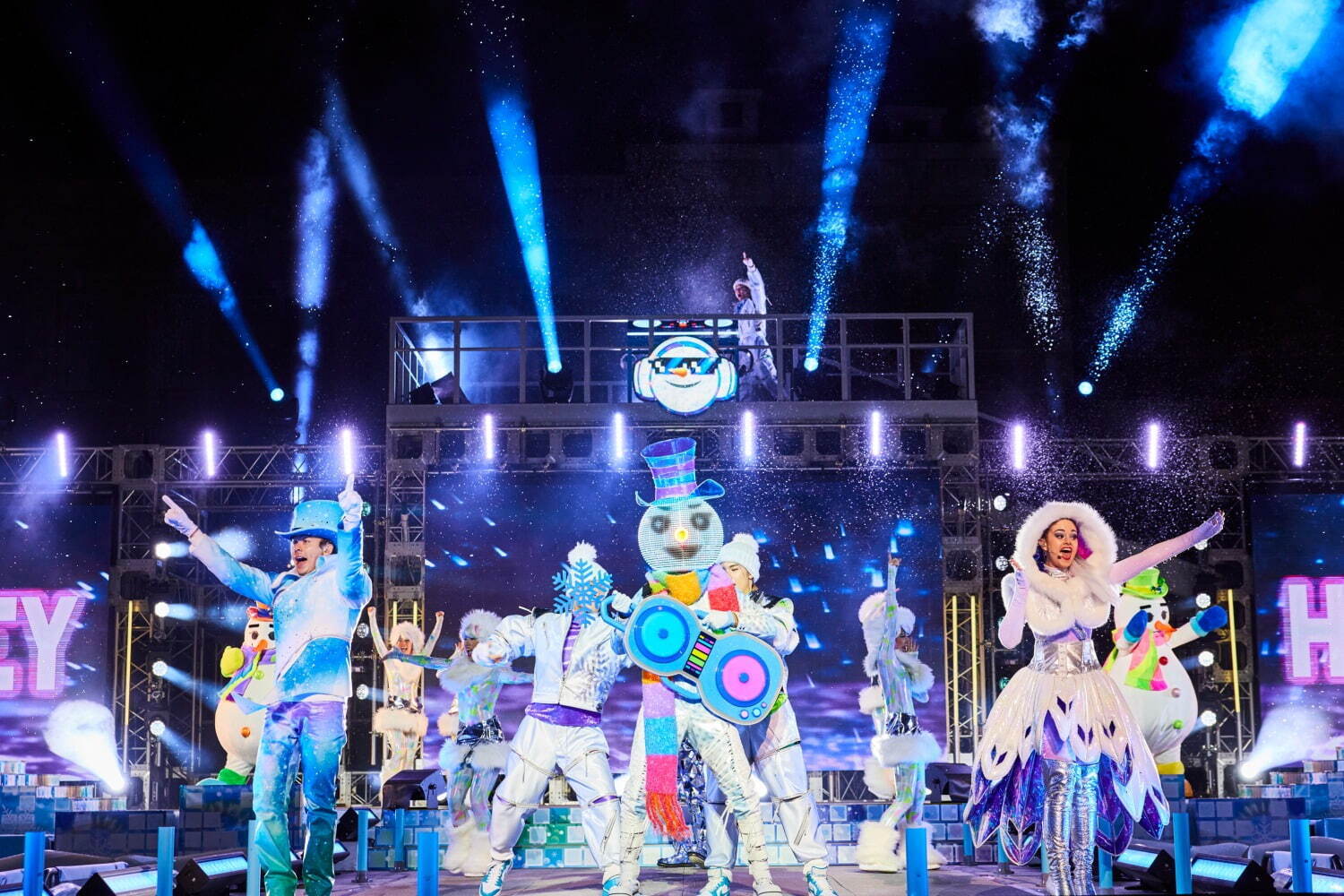 USJ「NO LIMIT!クリスマス」クリスマスライブショーやホグワーツ城のキャッスルショー｜写真2