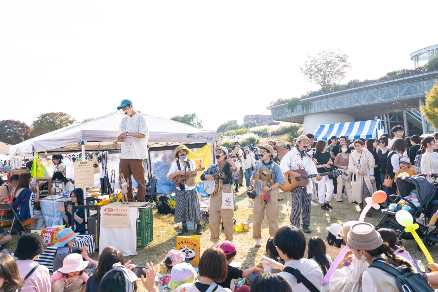 「神代団地蚤の市」東京・調布の神代団地で-アンティーク＆ヴィンテージやグルメ、クラフトビールが集結｜写真13