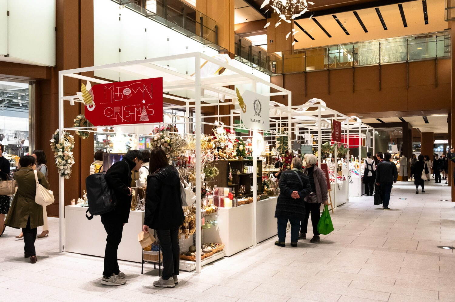 東京ミッドタウンの24年イルミネーション、シャボン玉＆雪のふんわり舞う演出や幻想的な光｜写真13