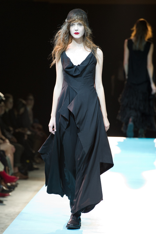 ヨウジヤマモト(Yohji Yamamoto) 2011年春夏ウィメンズコレクション  - 写真35