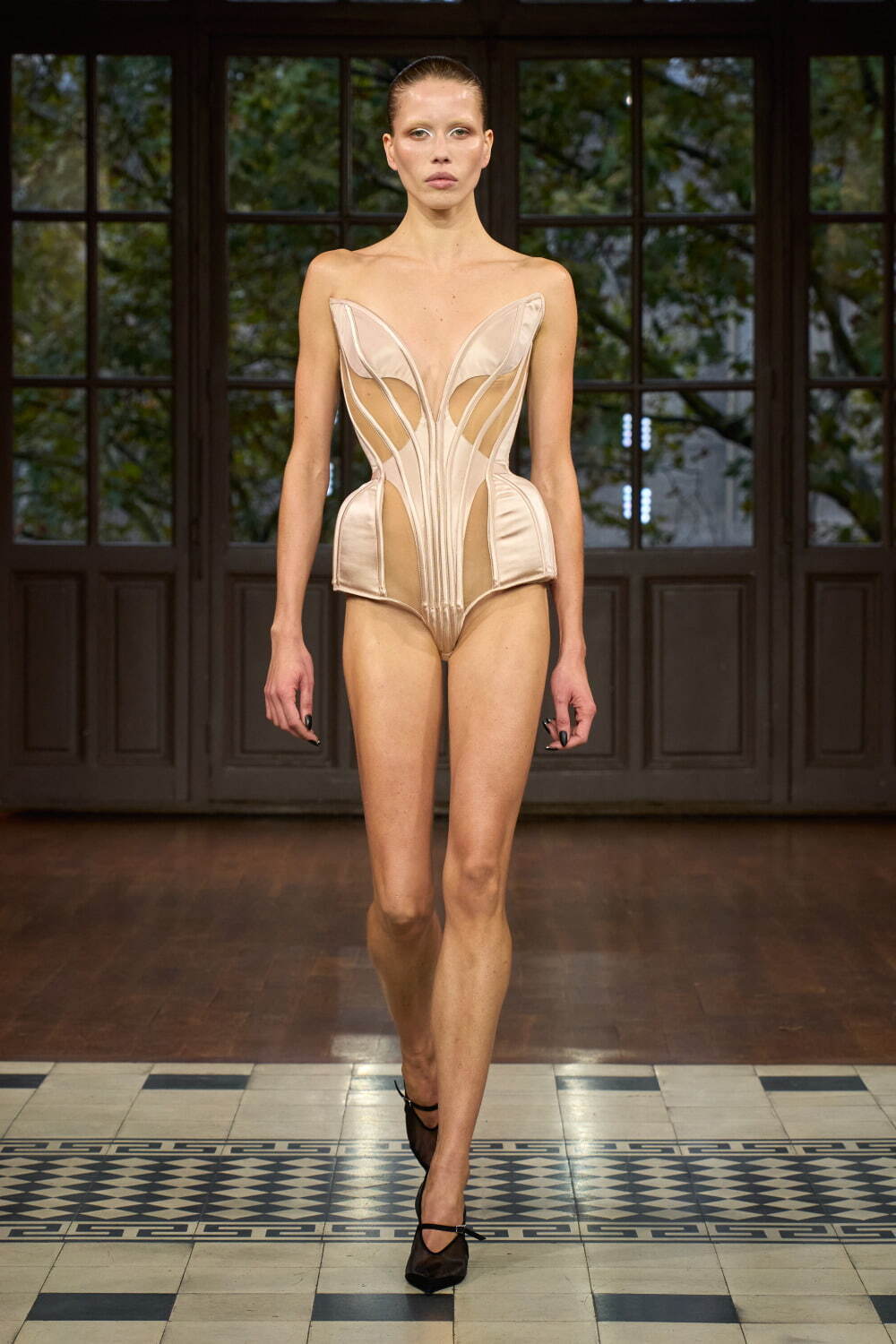 ミュグレー(MUGLER) 2025年春夏ウィメンズコレクション  - 写真26