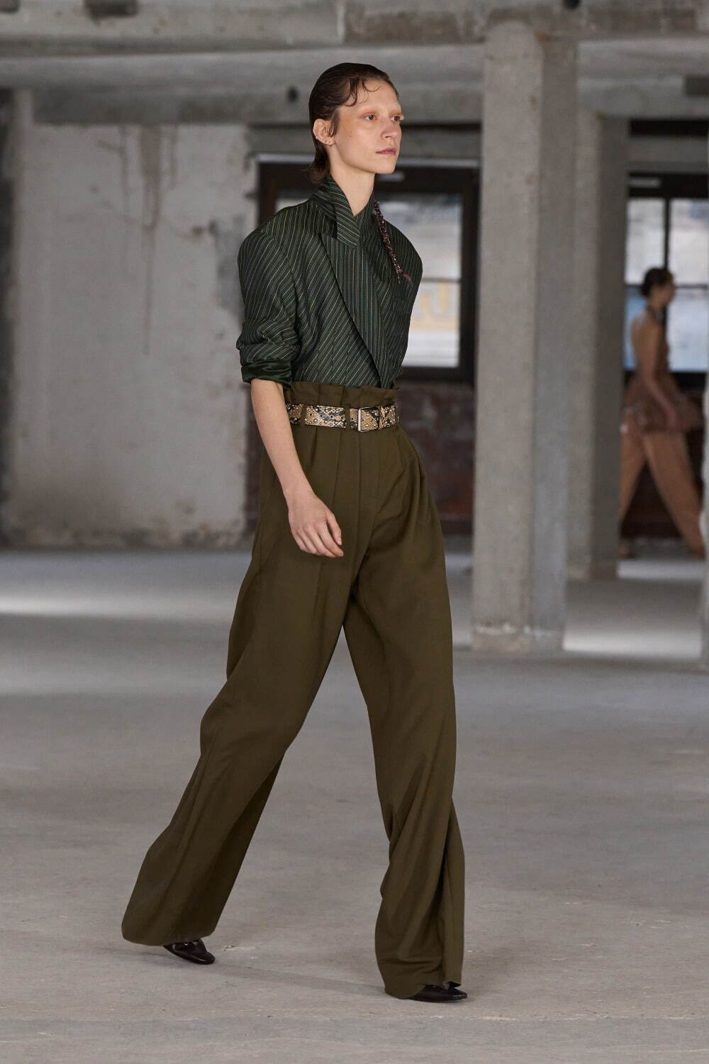 ドリス ヴァン ノッテン(DRIES VAN NOTEN) 2025年春夏ウィメンズコレクション  - 写真19