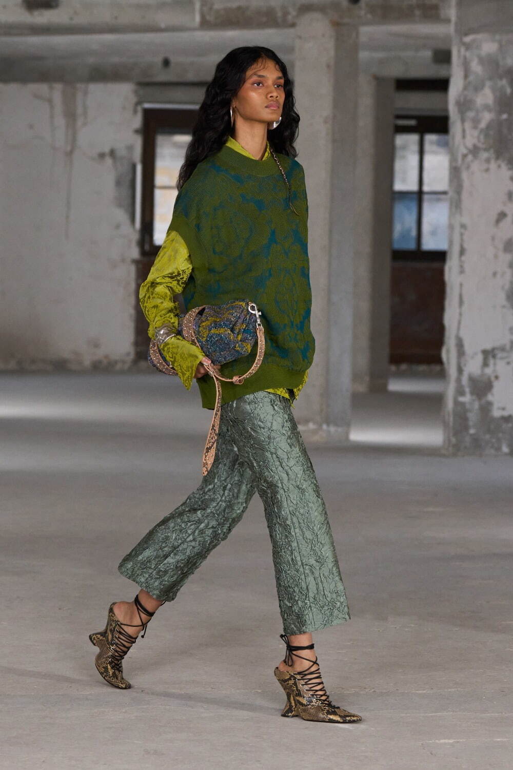 ドリス ヴァン ノッテン(DRIES VAN NOTEN) 2025年春夏ウィメンズコレクション  - 写真43