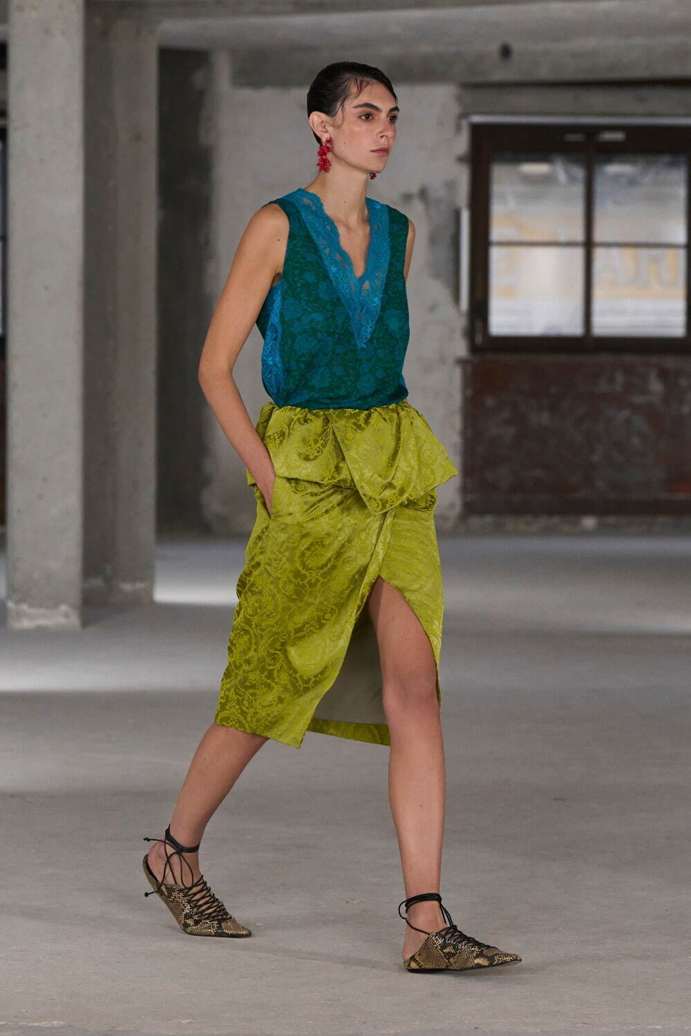 ドリス ヴァン ノッテン(DRIES VAN NOTEN) 2025年春夏ウィメンズコレクション  - 写真46