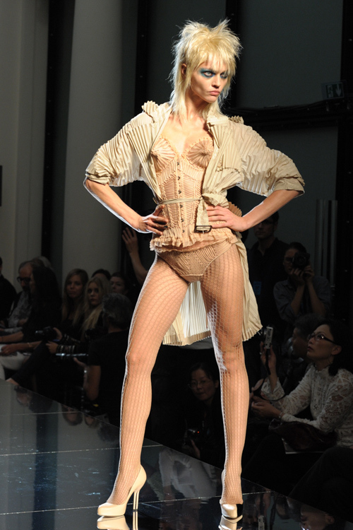 ジャンポール・ゴルチエ(JEAN PAUL GAULTIER) 2011年春夏ウィメンズコレクション シルエット - 写真31