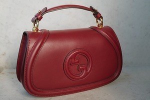 グッチ“G”の文字が重なる「グッチ ブロンディ」バッグ、最高品質レザーや「GGキャンバス」生地で | グッチ