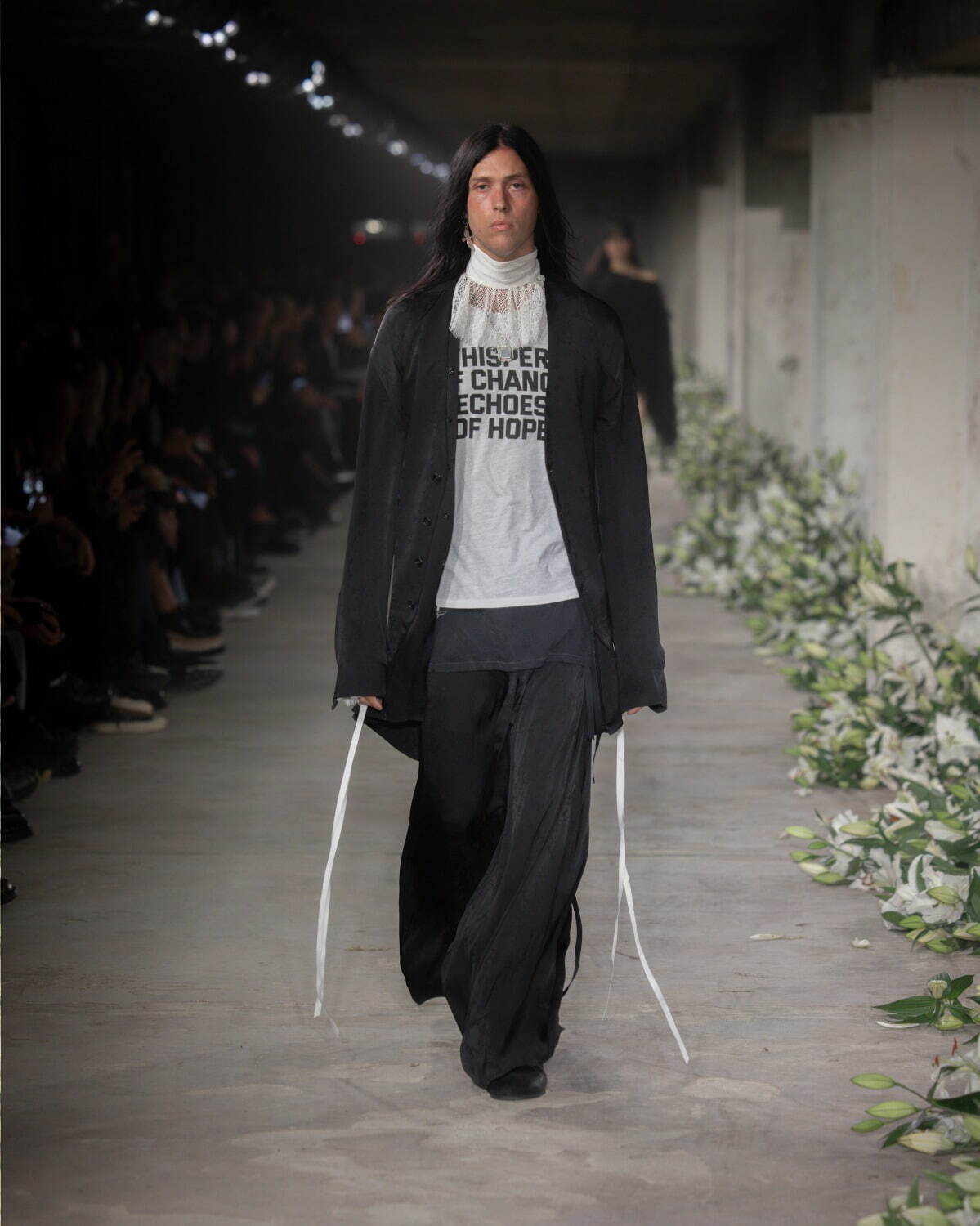 アン ドゥムルメステール(ANN DEMEULEMEESTER) 2025年春夏ウィメンズコレクション  - 写真33