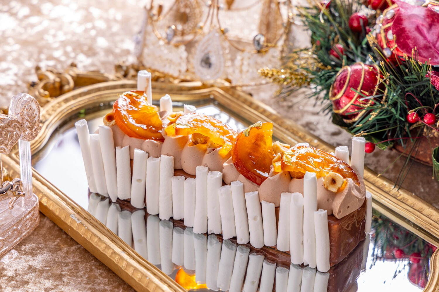 ヒルトン東京“ヴェルサイユのクリスマス”着想スイーツビュッフェ、王妃のティアラ風いちごケーキ｜写真8