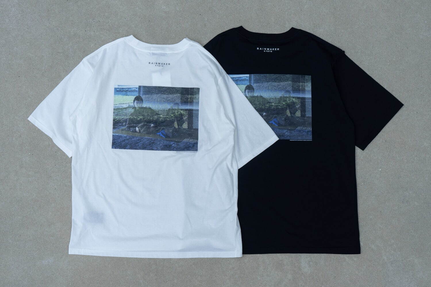 レインメーカー×写真家ヴィヴィアン・サッセンのTシャツ、彫刻作品を用いた抽象的グラフィック｜写真20