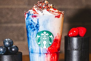 スターバックス「メラ メーラ フラペチーノ」まるで練乳！濃厚ミルク×ベリーソースのハロウィンドリンク