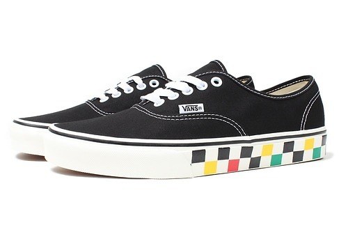 VANS×ワコマリア「オーセンティック」スニーカー、“赤・緑・黄”チェック柄のソール