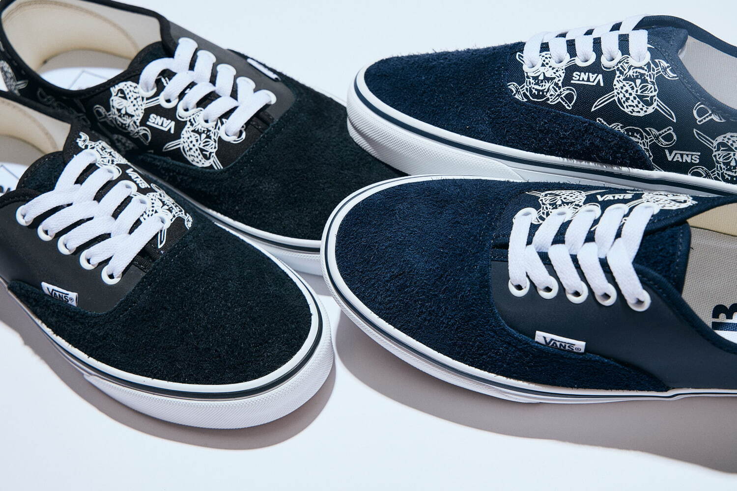 VANSのビリーズ限定「オーセンティック」スニーカー、“パイレーツ柄”×リフレクター素材で｜写真2