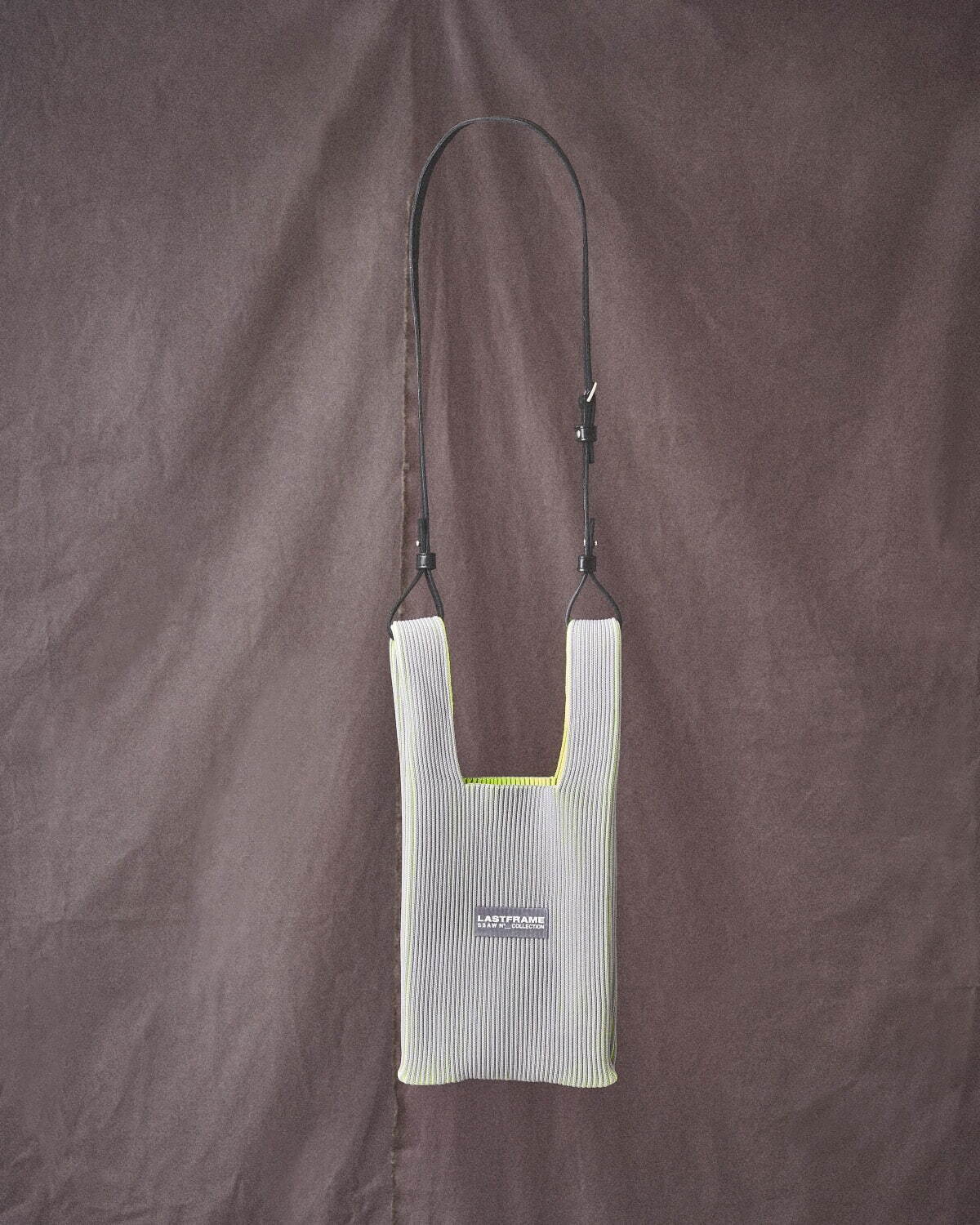 〈ラストフレーム〉 KASANE MARKET BAG SMALL 28,600円