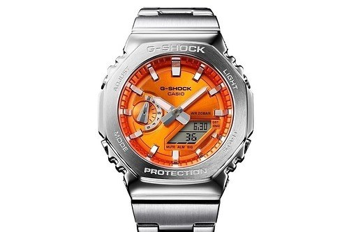 G-SHOCKのメタル腕時計、“鮮やかカラーダイヤル”を秋冬スタイルのアクセントに