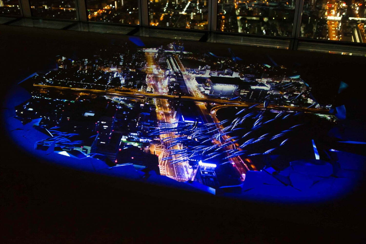 あべのハルカス展望台×ネイキッド、”360度”夜景に大阪名所のプロジェクションマッピング｜写真4