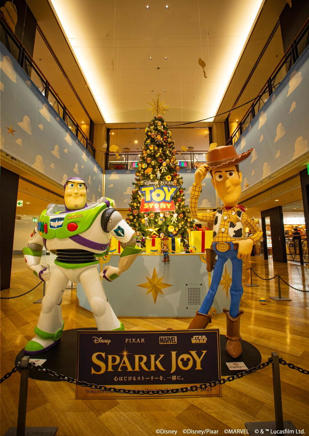 横浜みなとみらい24年クリスマス・新年イベント - ディズニーやピクサーのツリー＆フォトスポット｜写真22