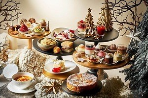 ザ・リッツ・カールトン大阪「クリスマスアフタヌーンブッフェ」ロールケーキやタルトなどチョコスイーツ