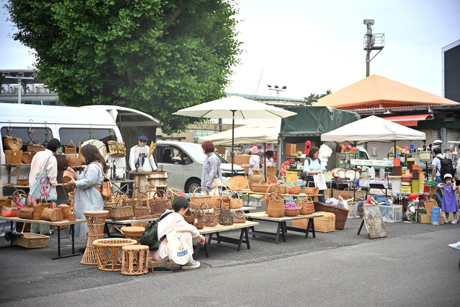 蚤の市「東京蒐集 第3会」調布・京王閣競輪場で、“偏愛”に満ちたコレクターアイテムや骨董品が集結｜写真2