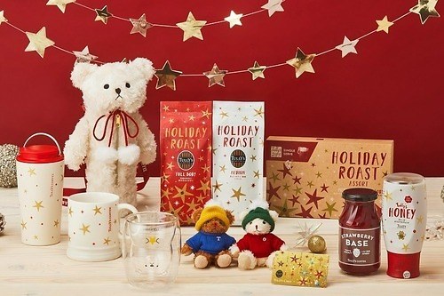 タリーズコーヒーのクリスマス限定グッズ、“ドリンクを注ぐとベアが現れる”グラス＆星が輝くタンブラー