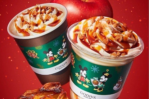 ゴディバ「アップルパイ ショコリキサー」ミッキーマウスのスリーブ付き濃厚クリスマスドリンク