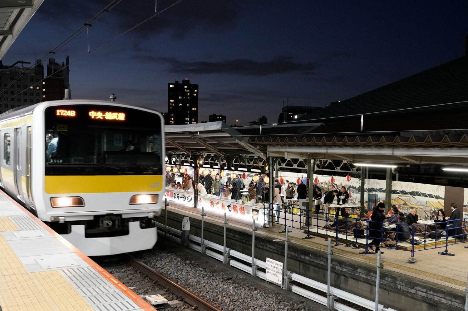 「おでんで熱燗ステーション」JR両国駅の“冬の風物詩”が再び、こたつで楽しむ日本酒＆アツアツおでん｜写真4