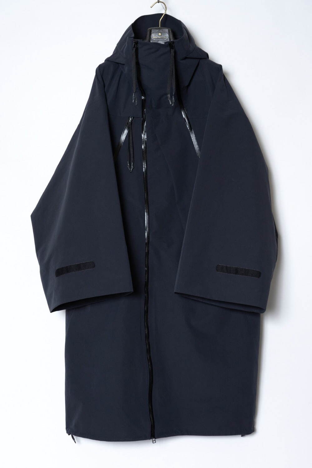 「BREATHABLE WATERPROOF MOUNTAIN COAT」143,000円