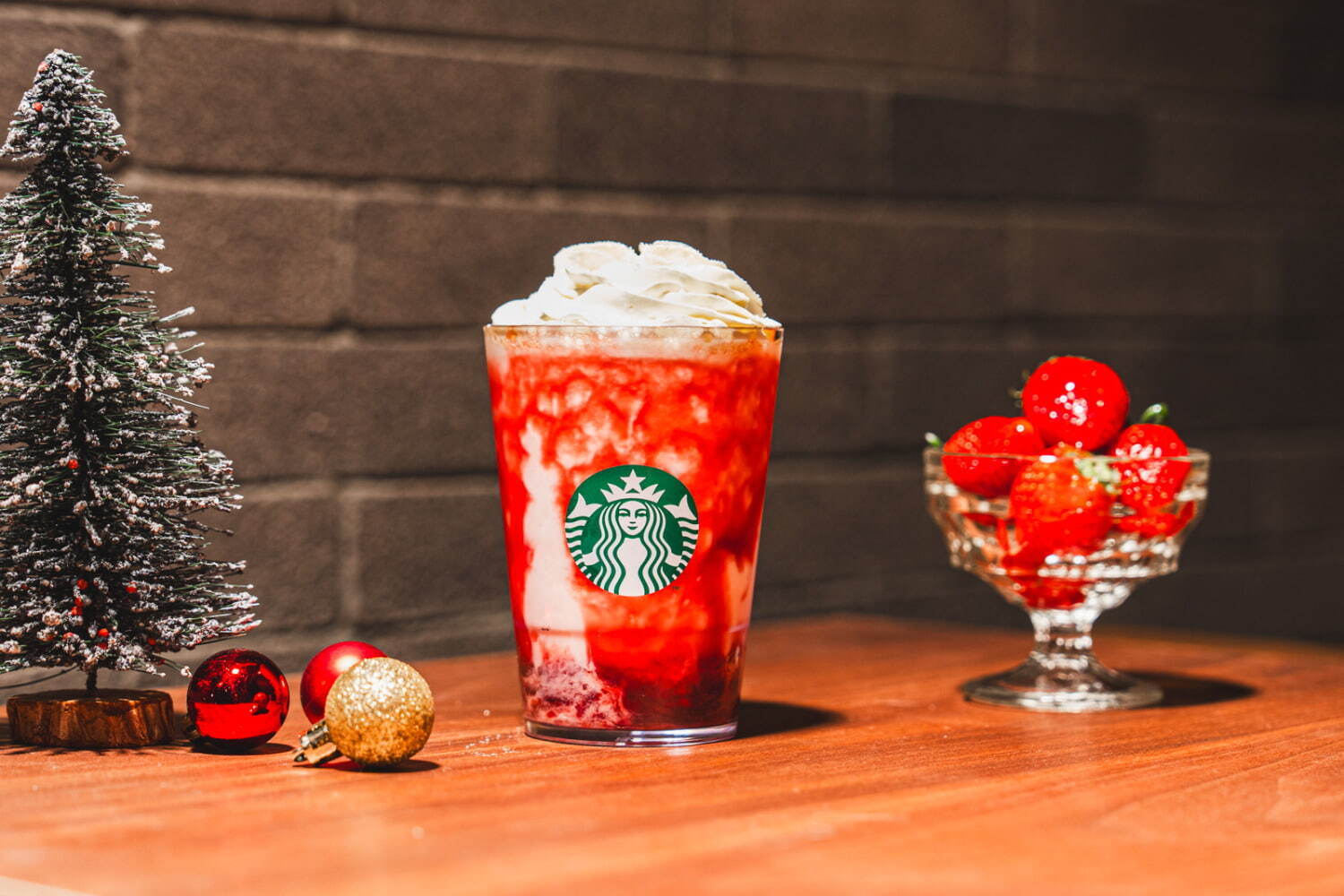 スターバックス(Starbucks Coffee) メリーベリー ストロベリー フラペチーノ｜写真4