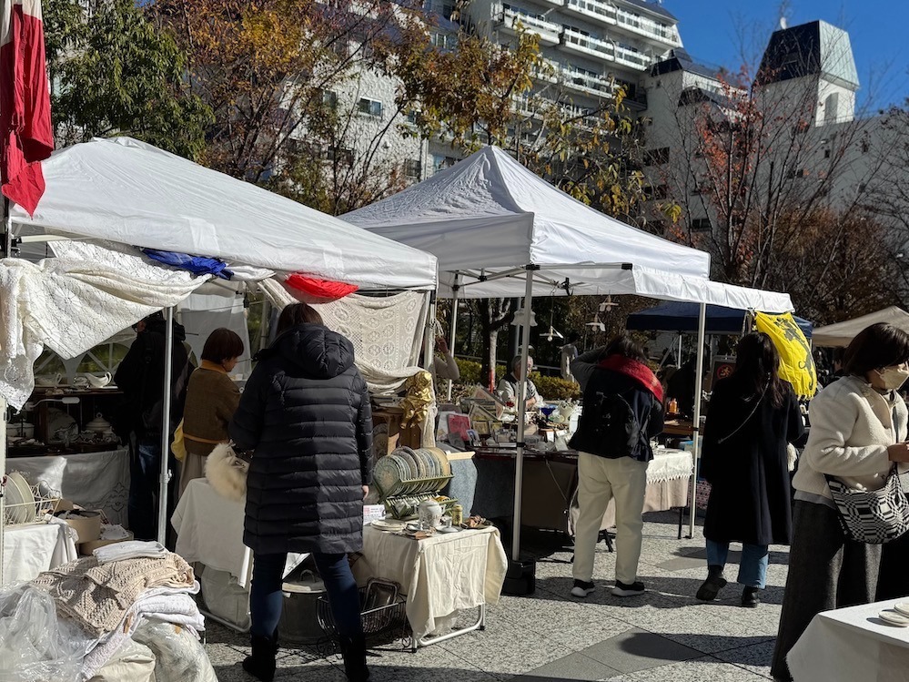 「渋谷蚤の市」渋谷ガーデンタワーで開催、古今東西の骨董品や一点モノのジュエリーが集結｜写真10