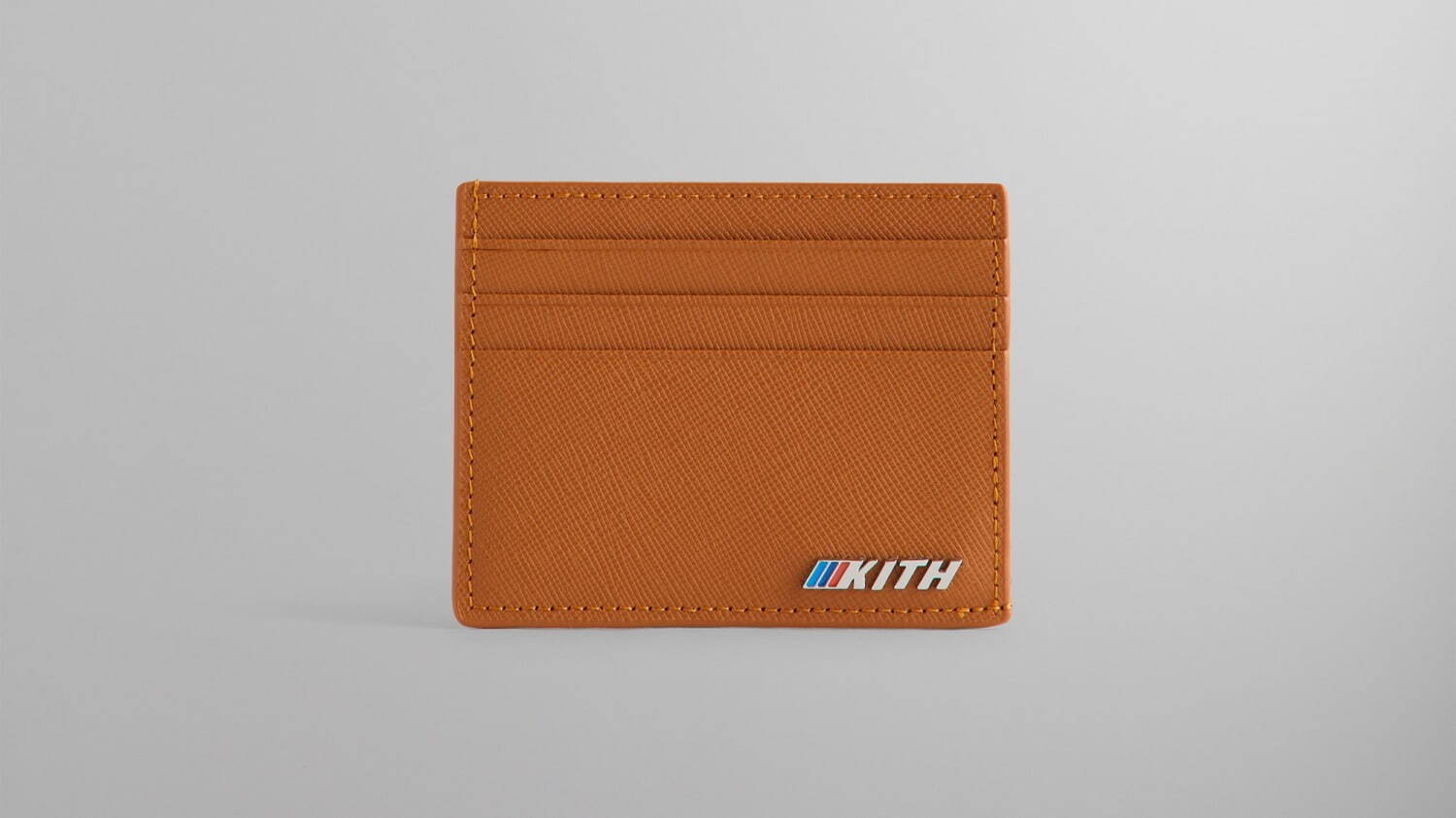 Kith「BMW」ロゴやスポーツカーの“3色ストライプ”配したジャケット＆ヴィンテージTシャツなど｜写真18