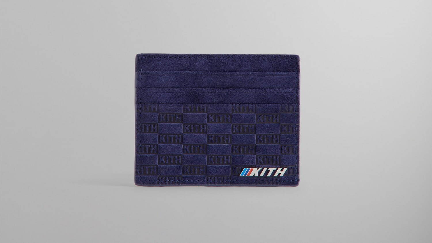 Kith「BMW」ロゴやスポーツカーの“3色ストライプ”配したジャケット＆ヴィンテージTシャツなど - ファッションプレス