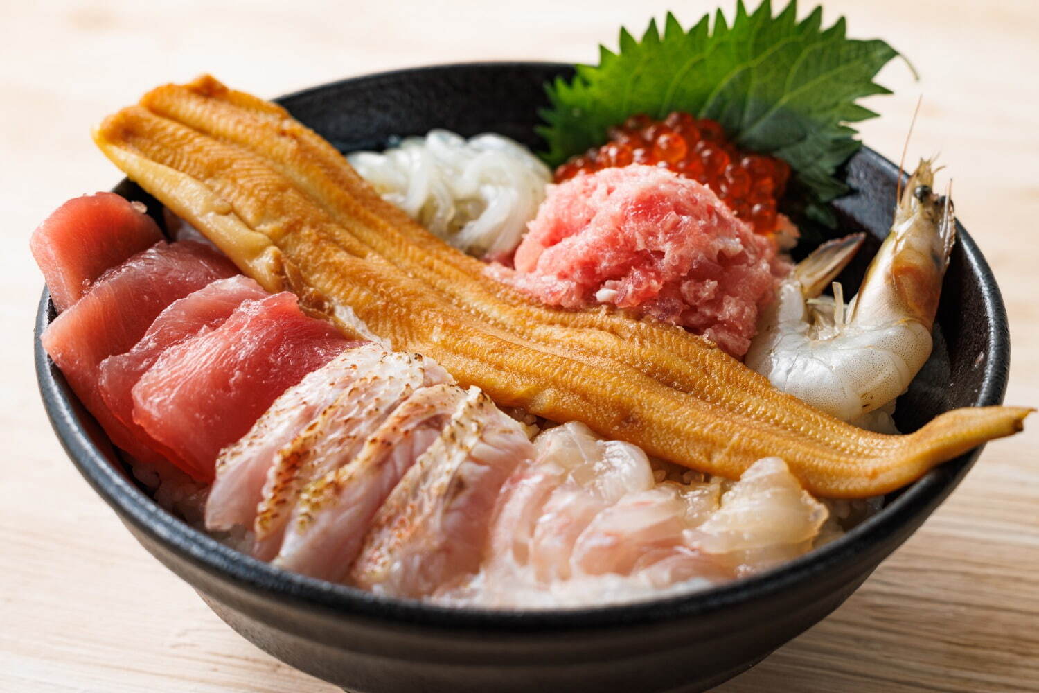 ＜かに船ふくしま海鮮丼＞ノドグロ入り ふくしま全部のせ8種丼