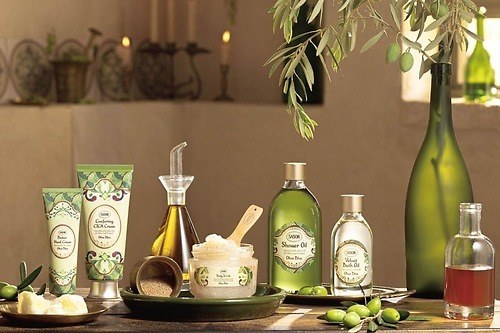 SABON2025年春ボディケア“まるごとオリーブの恵み”ボディスクラブ＆濃密に潤うクリーム