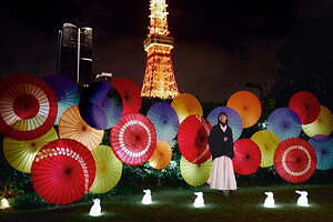 ザ・プリンス パークタワー東京“カラフル和傘”の雪降る庭園絶景バー、こたつでフルーツ大福も