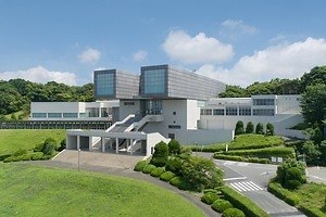 磯崎新“九州で手がけた初期建築”を紹介する展覧会「磯崎新の原点」北九州市立美術館 本館で