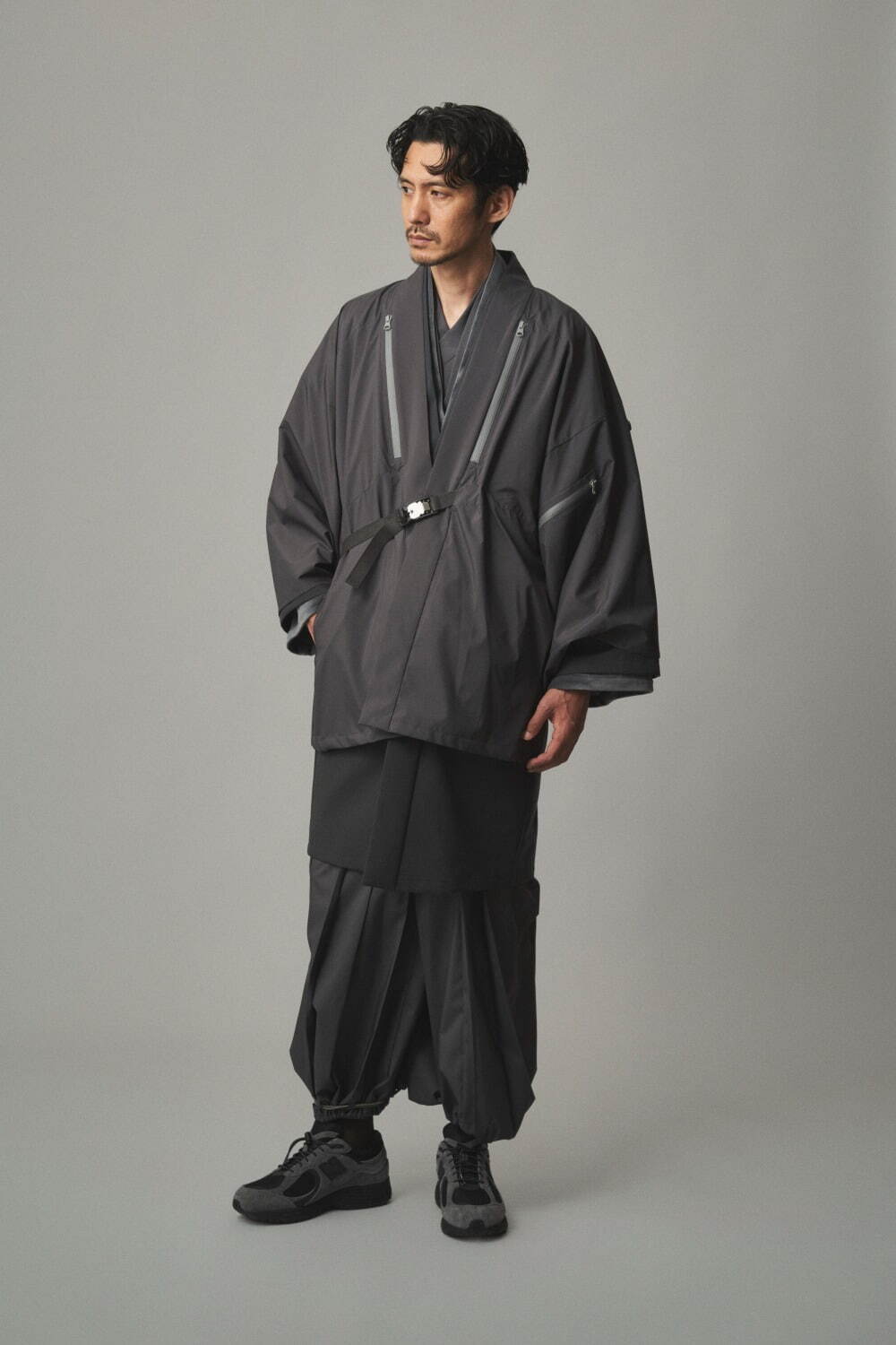 和ROBE 25年春ウェア、軽量のショート丈羽織コート＆たっぷり中綿の極暖アウター｜写真12