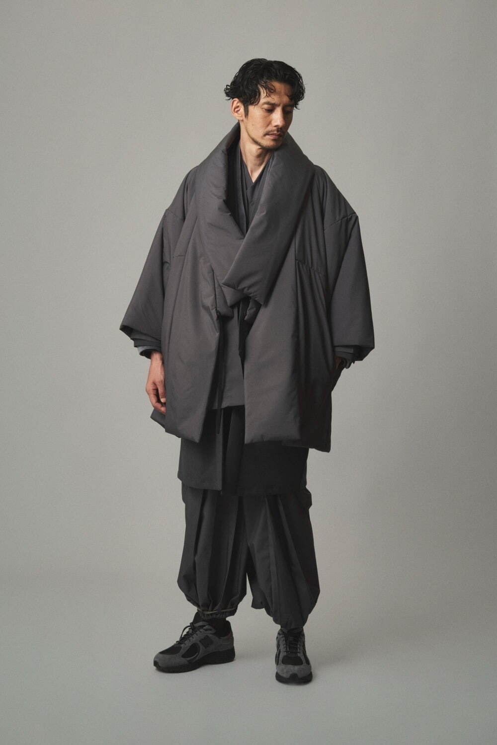 和ROBE 25年春ウェア、軽量のショート丈羽織コート＆たっぷり中綿の極暖アウター｜写真9