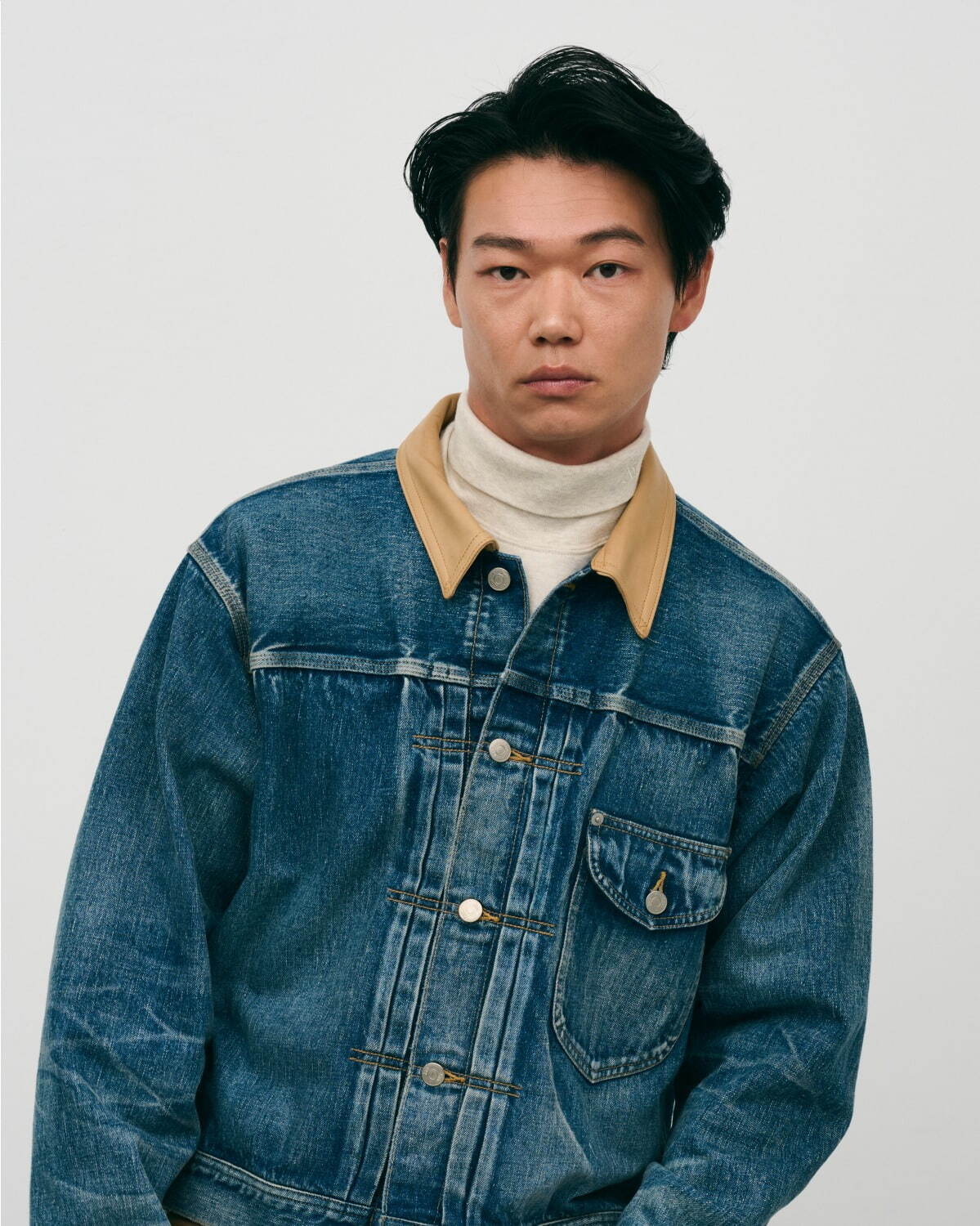 Kith×ニュー マニュアル、古着をアップデートした“ヴィンテージ風”デニムジャケット＆パンツ｜写真13