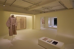 イッセイ ミヤケ、和紙を使った衣服“紙衣”の特別展示が東京＆大阪で - 製作過程を捉えた映像を上映 | イッセイ ミヤケ