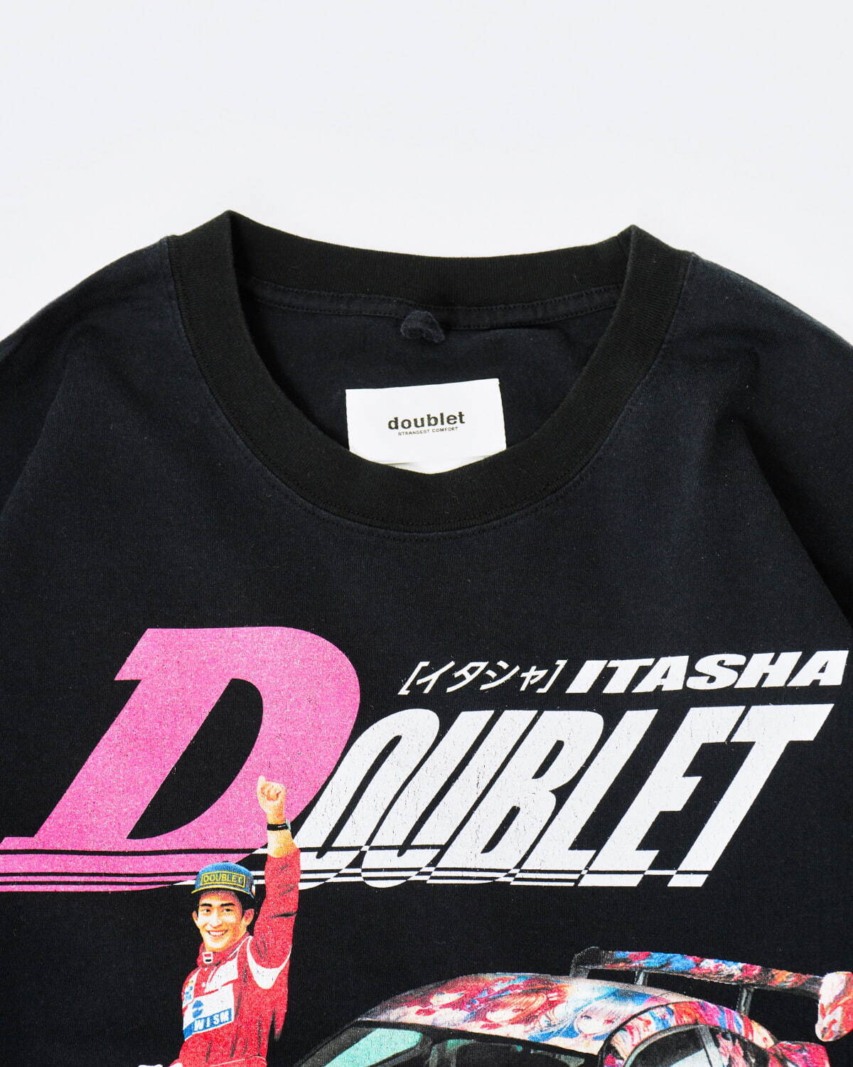 ダブレット×ウィズムのロングTシャツ、推し活をテーマにした“痛車”を大胆プリント｜写真6